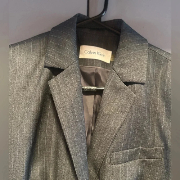 Calvin Klein - Women’s Vertical Stripe Gray Suit Jacket (size 8) - Picture 5 of 9